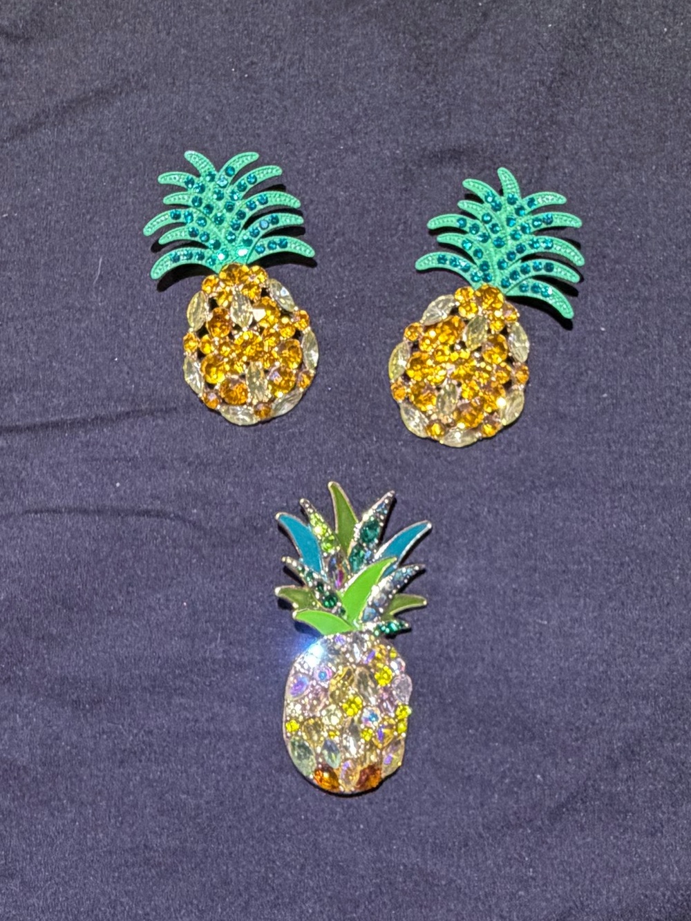 NWOT Tropical Pineapple Crystal Brooch and Pierced Earring Set - Green & Yellow
